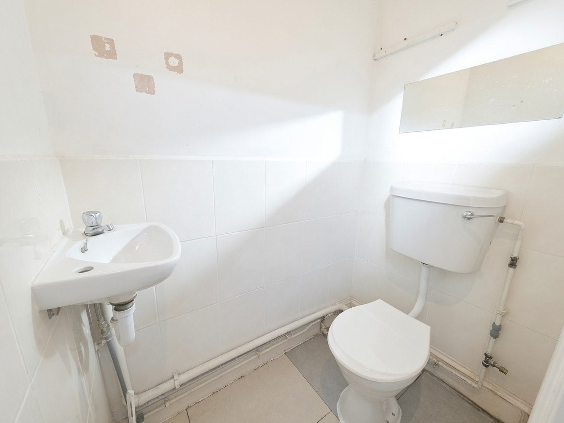 Flat Blackstock Road in Greater London