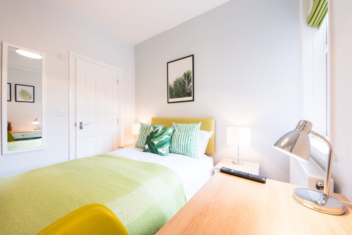 Room Oxford Road in Reading