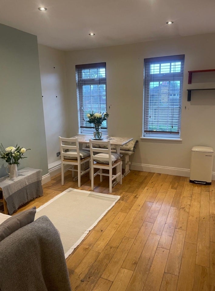 Flat Colston Road in Greater London