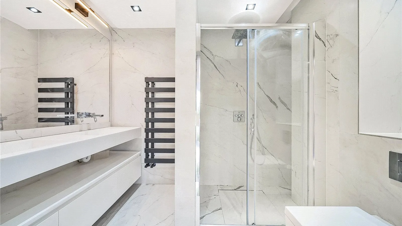 House Beech Hill Avenue in Greater London