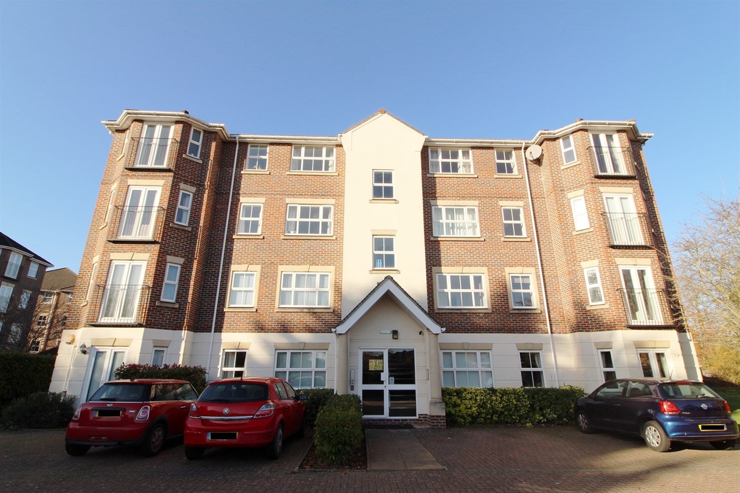 Flat Abbotsmead Place in Reading