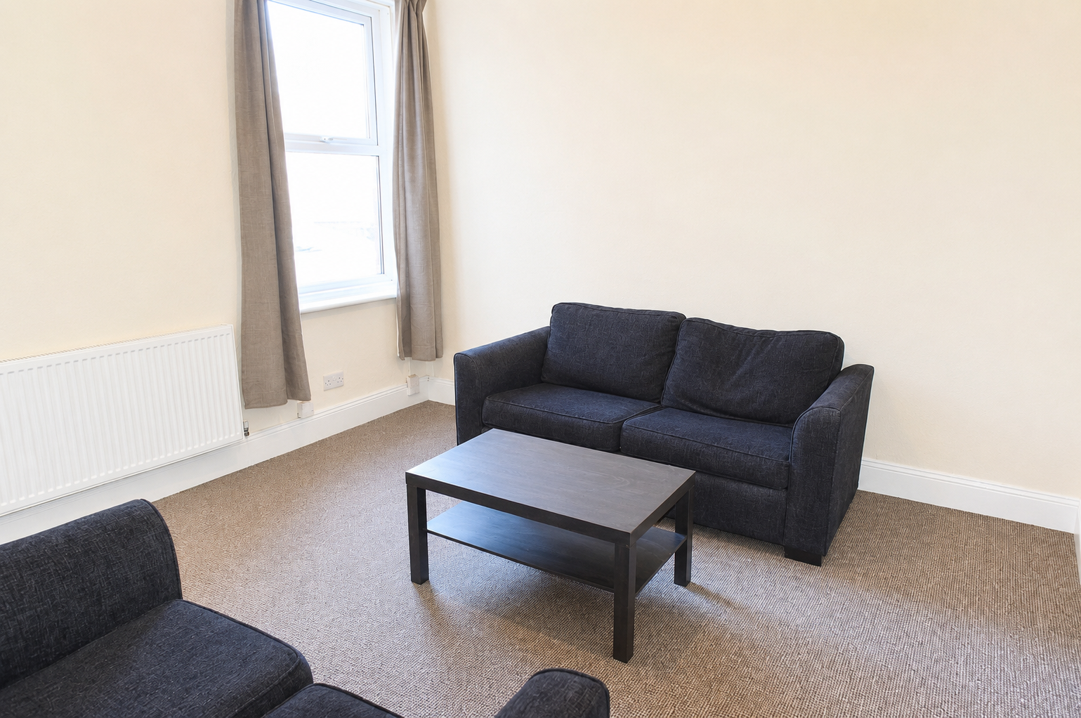 Flat Hadrian Road in Newcastle upon Tyne