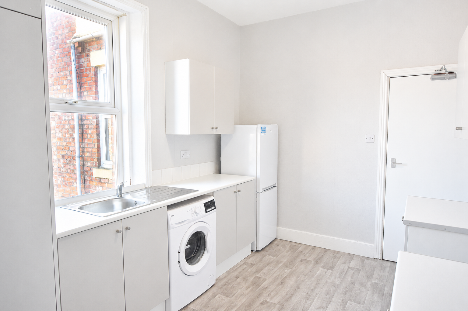 Flat Hadrian Road in Newcastle upon Tyne
