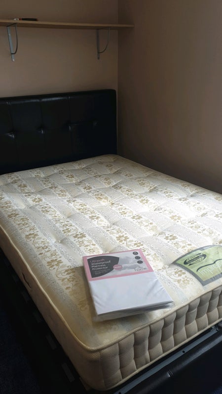 Room Tawney Road in Greater London