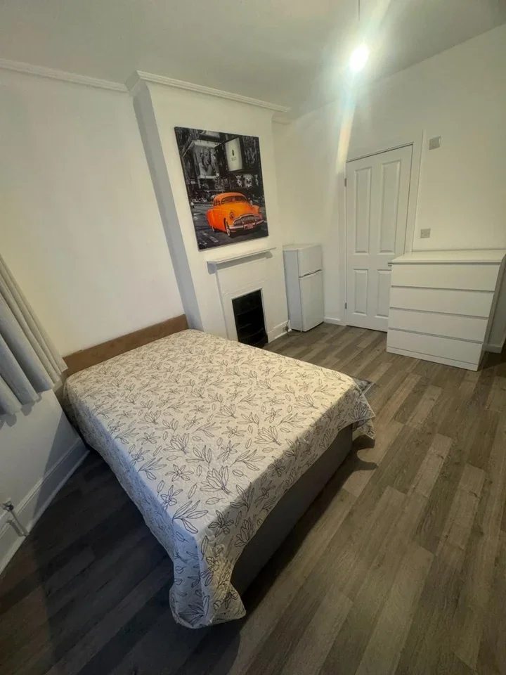 Room Egerton Gardens in Greater London