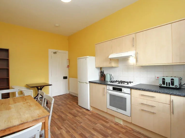 Flat Warrender Park Terrace in City of Edinburgh