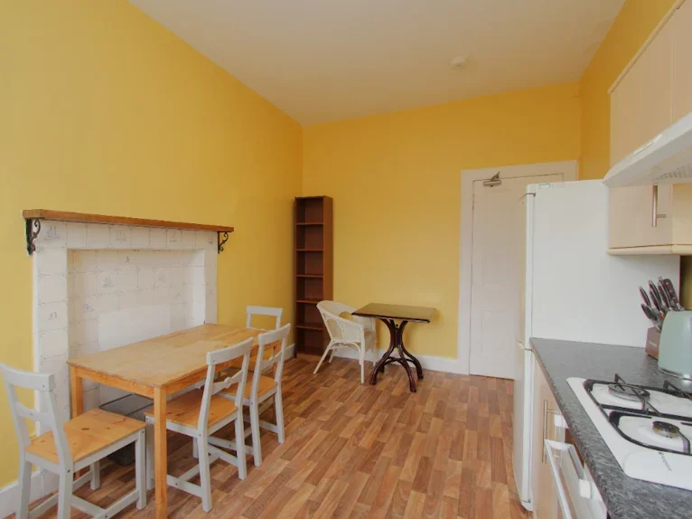 Flat Warrender Park Terrace in City of Edinburgh