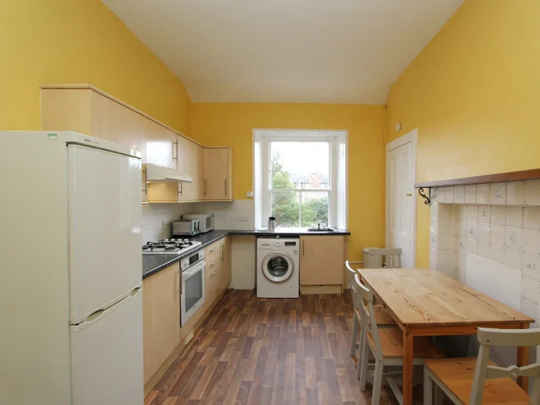 Flat Warrender Park Terrace in City of Edinburgh