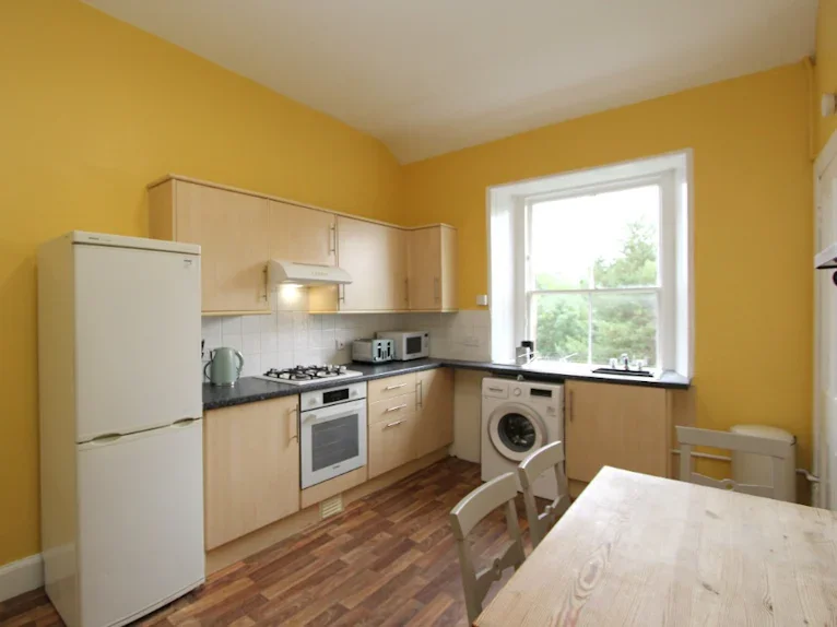 Flat Warrender Park Terrace in City of Edinburgh