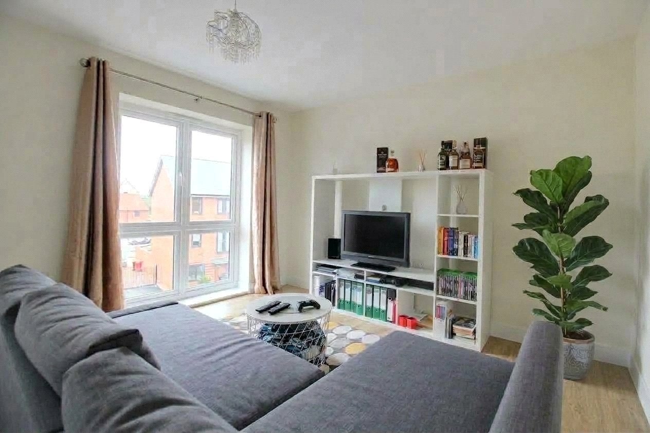 Flat Tidman Road in Reading
