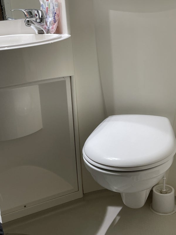 Room Longside Lane in Bradford