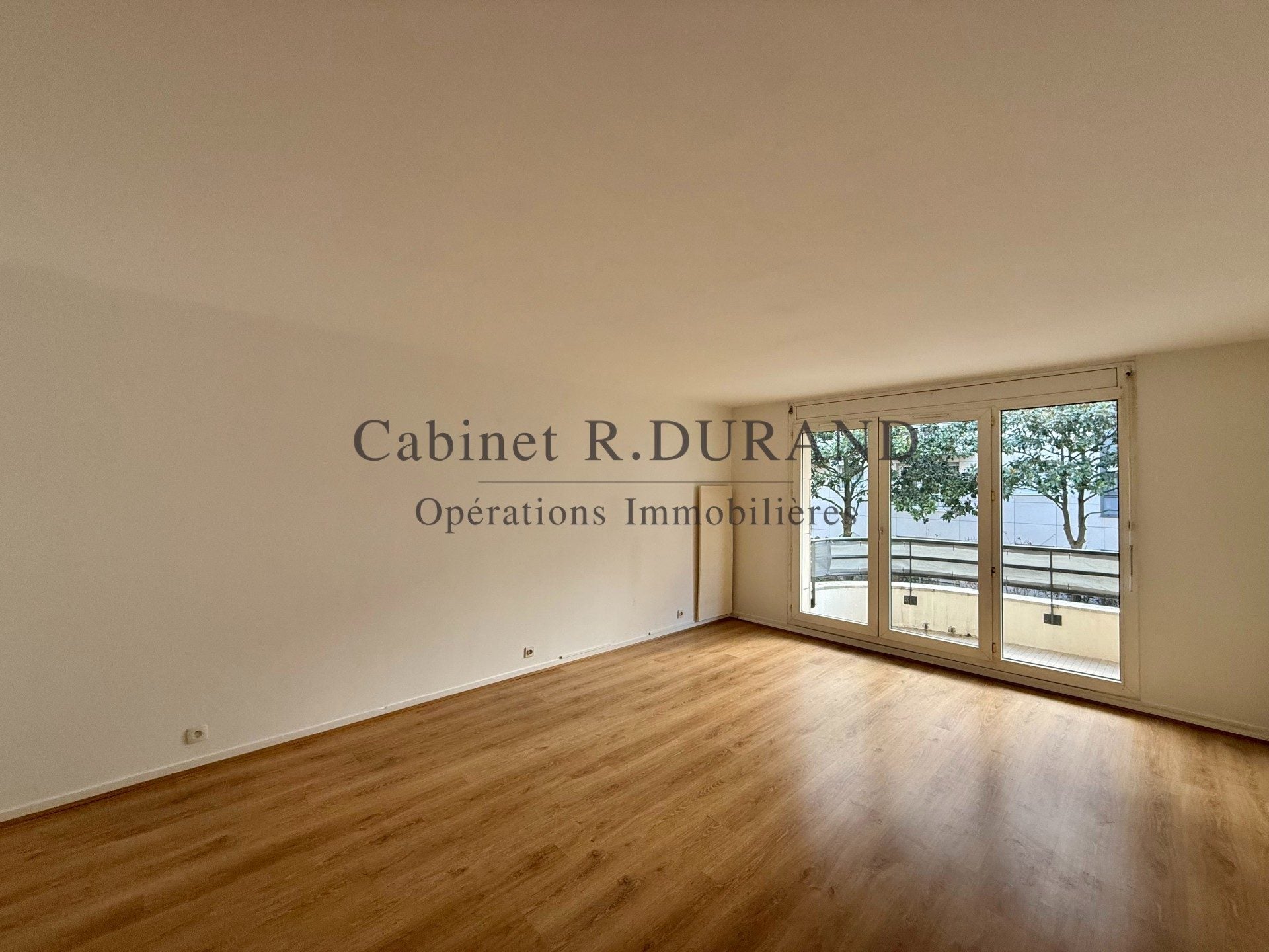 Flat Villa Sainte-Cécile in Courbevoie