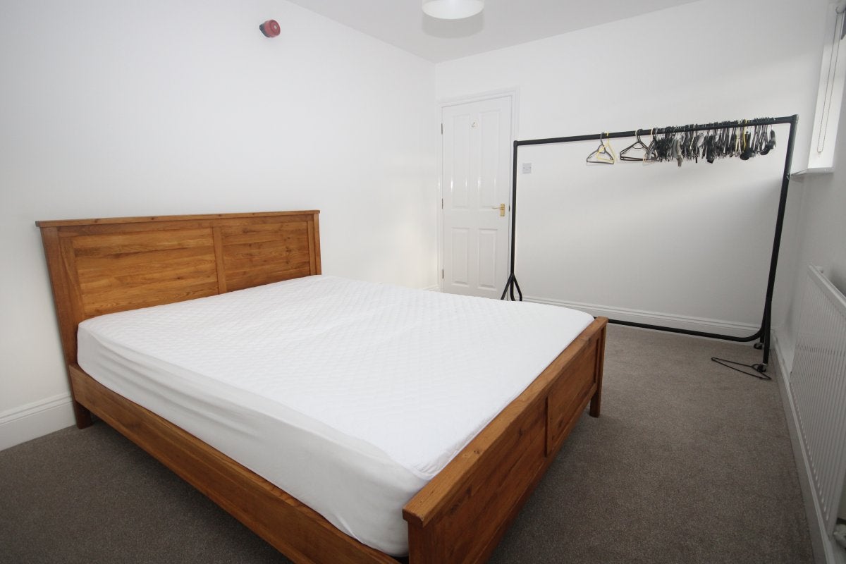 Flat Halkyn Road in Chester
