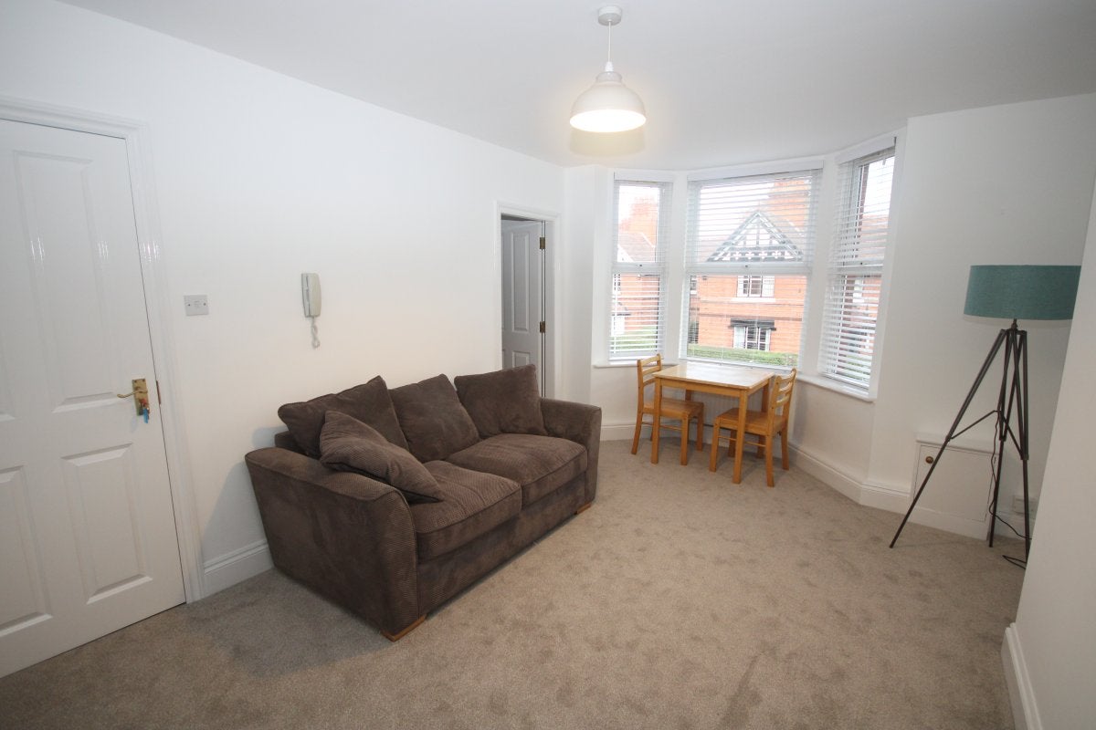 Flat Halkyn Road in Chester