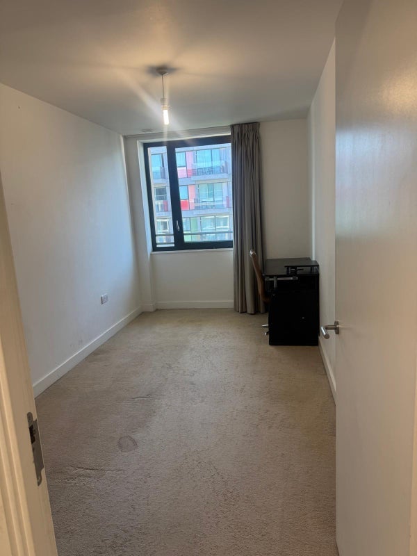 Room Glade Walk in Greater London