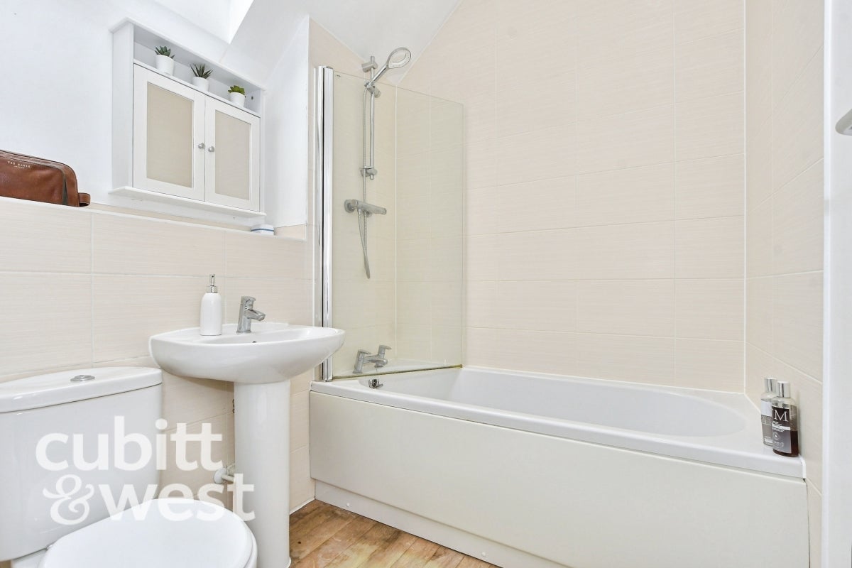 Flat Newton Road in Tunbridge Wells