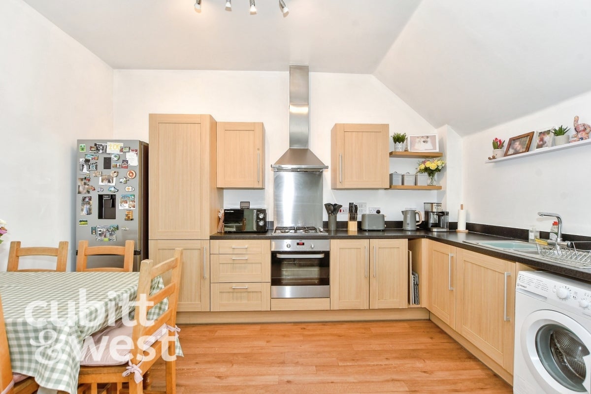 Flat Newton Road in Tunbridge Wells
