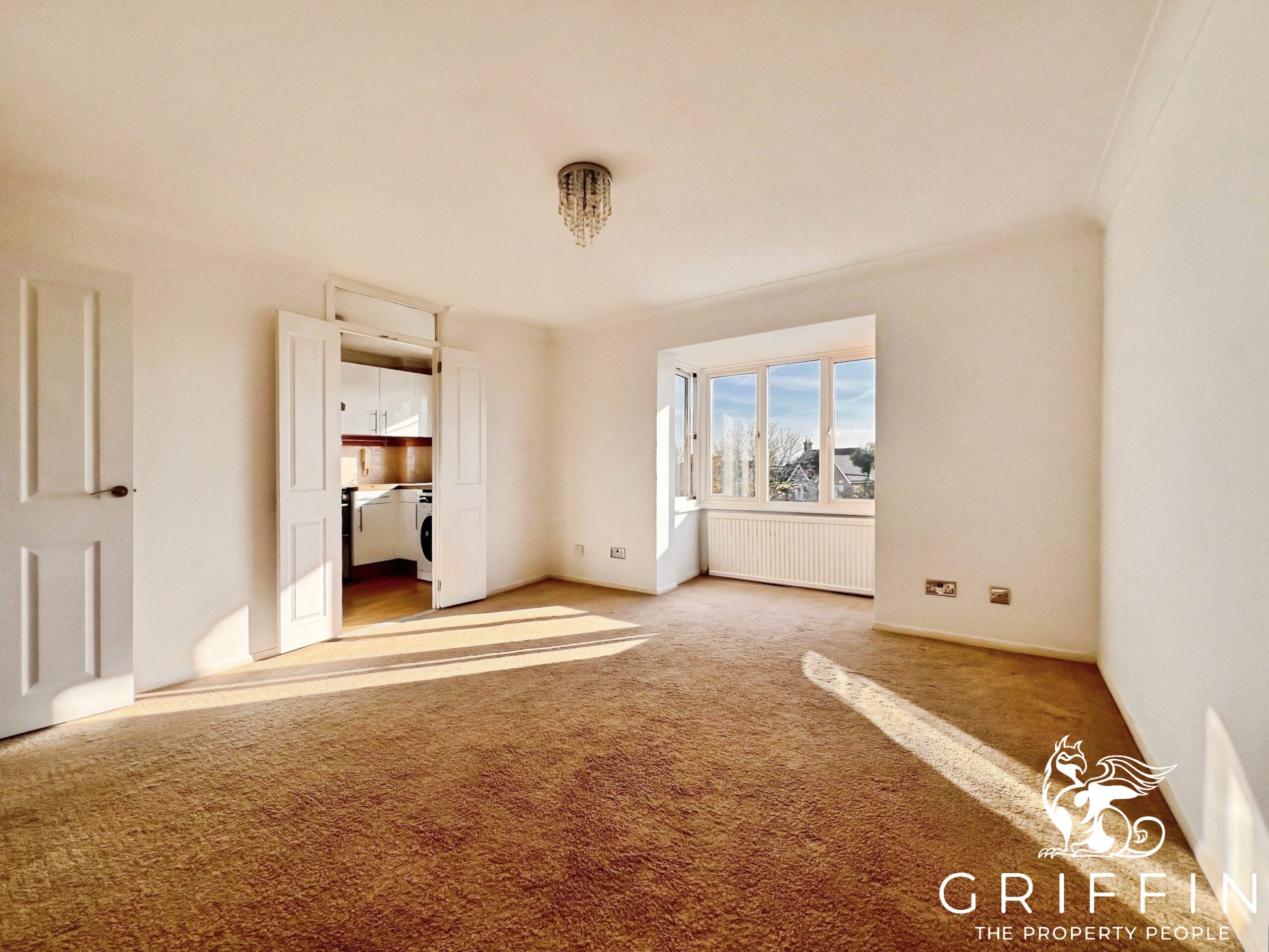 Flat Bradleigh Avenue in Grays