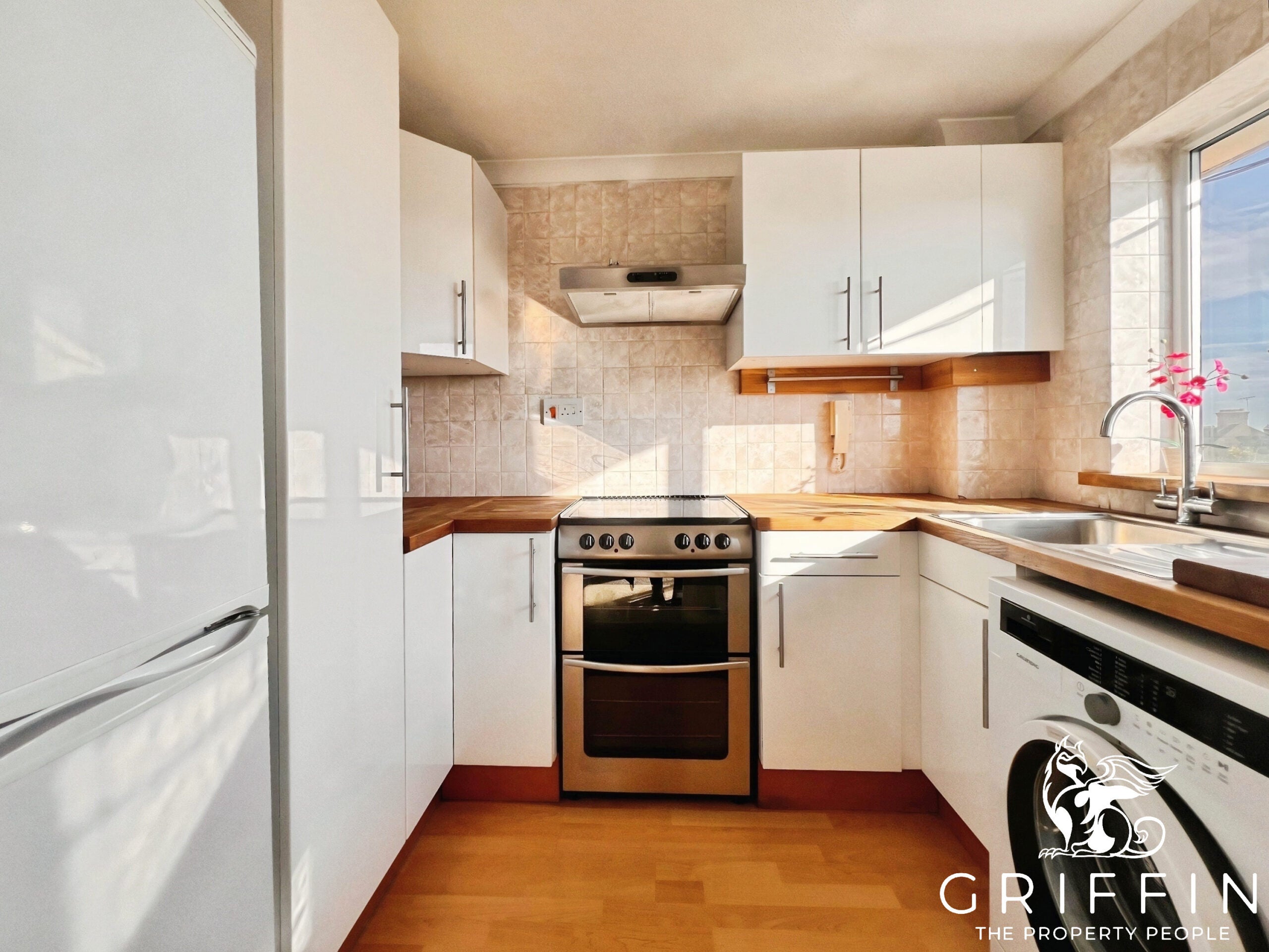 Flat Bradleigh Avenue in Grays