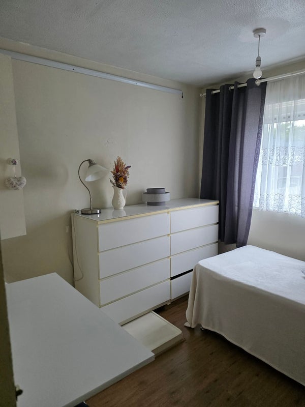 Room Arabella Drive in Greater London