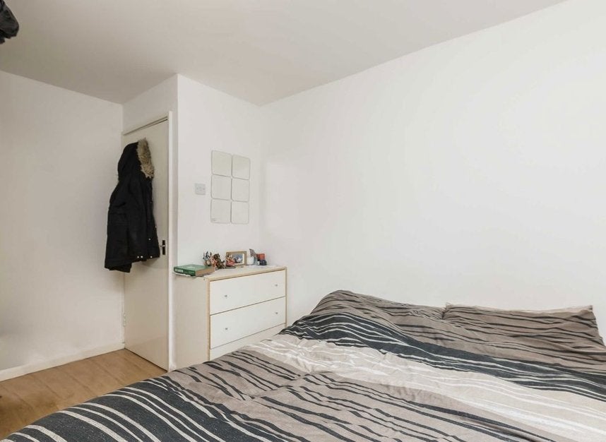 Flat Lymington Road in Greater London