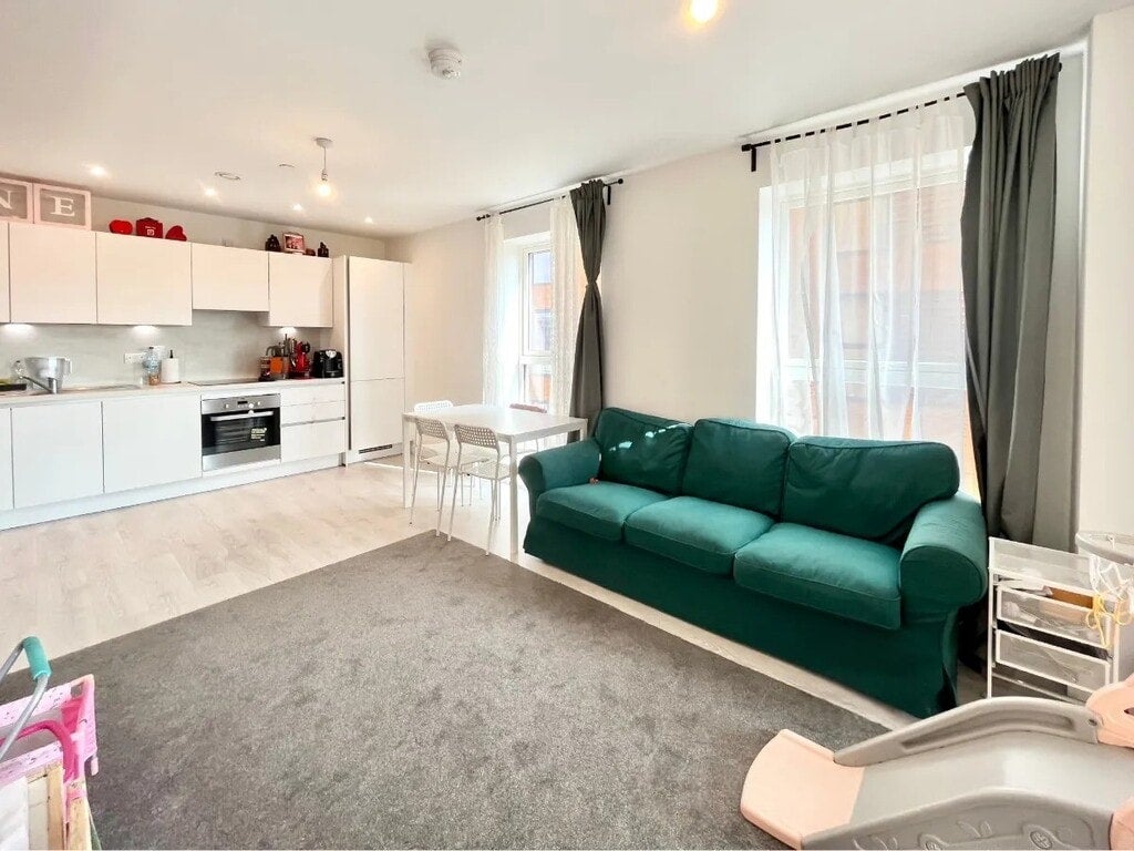 Flat East Acton Lane in Greater London