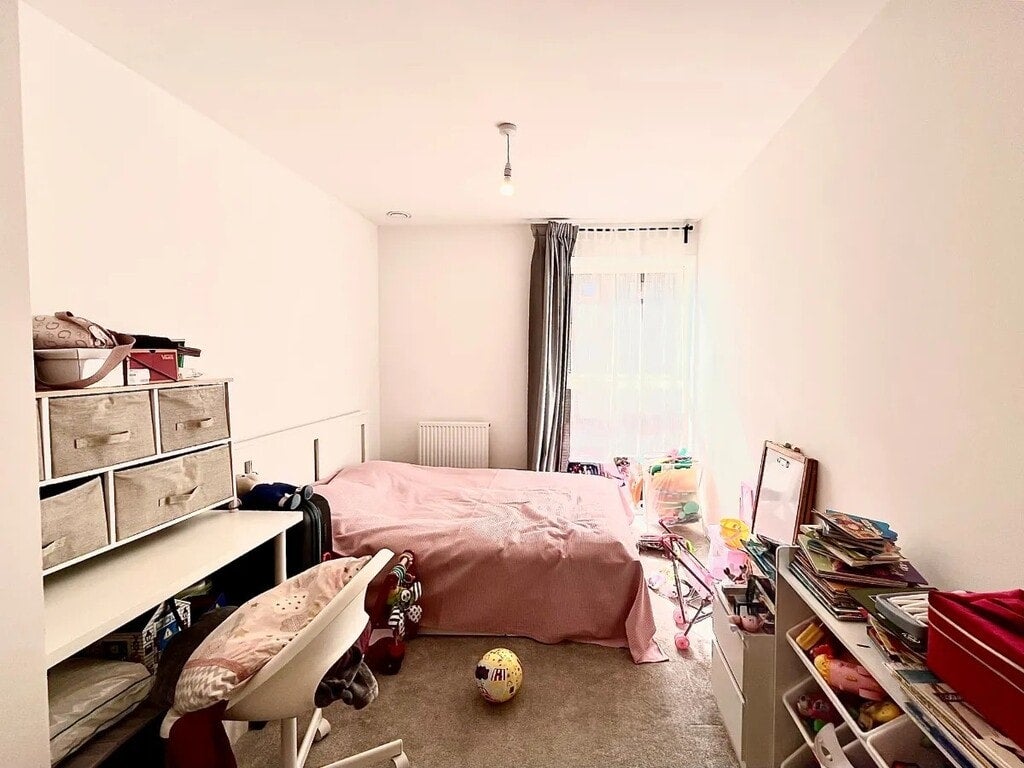 Flat East Acton Lane in Greater London