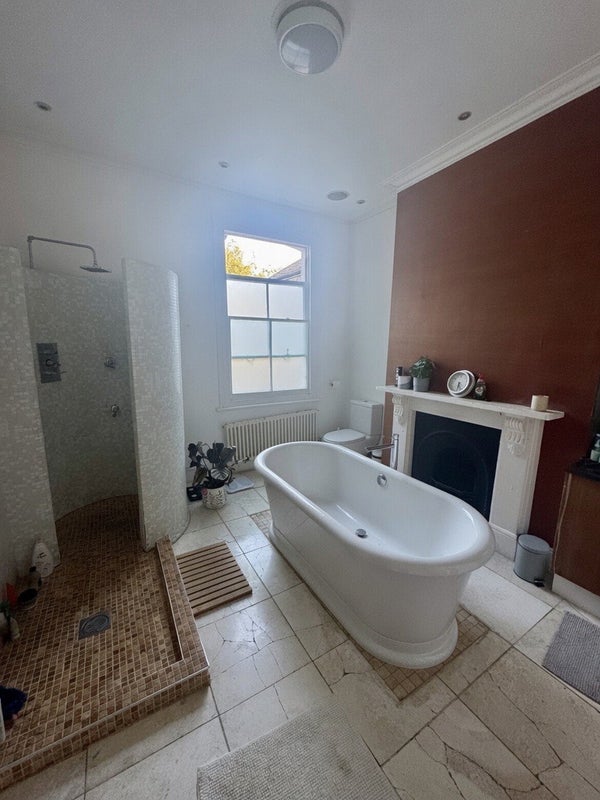 Room Elms Crescent in Greater London