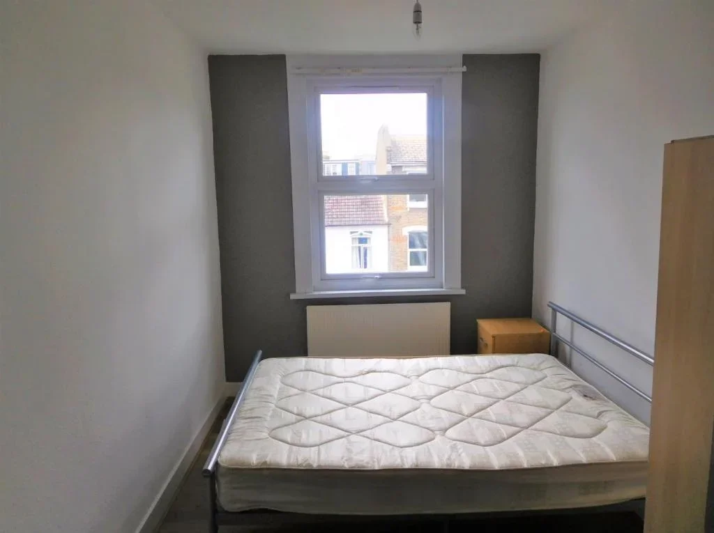 Flat Romilly Road in Greater London