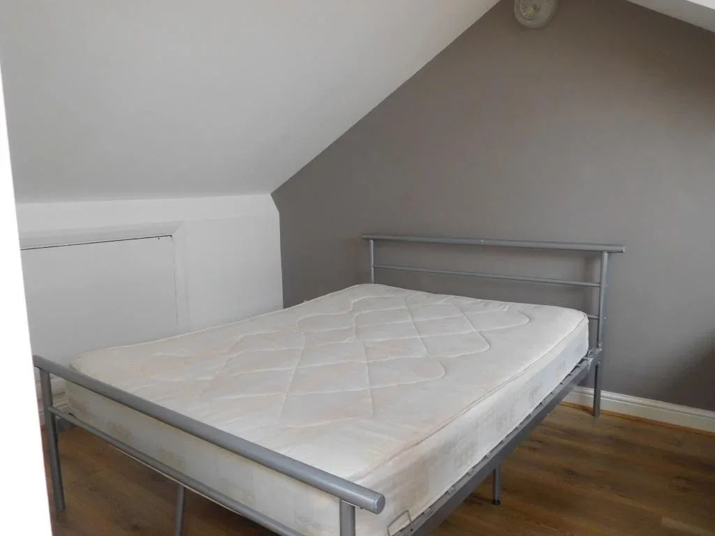 Flat Romilly Road in Greater London