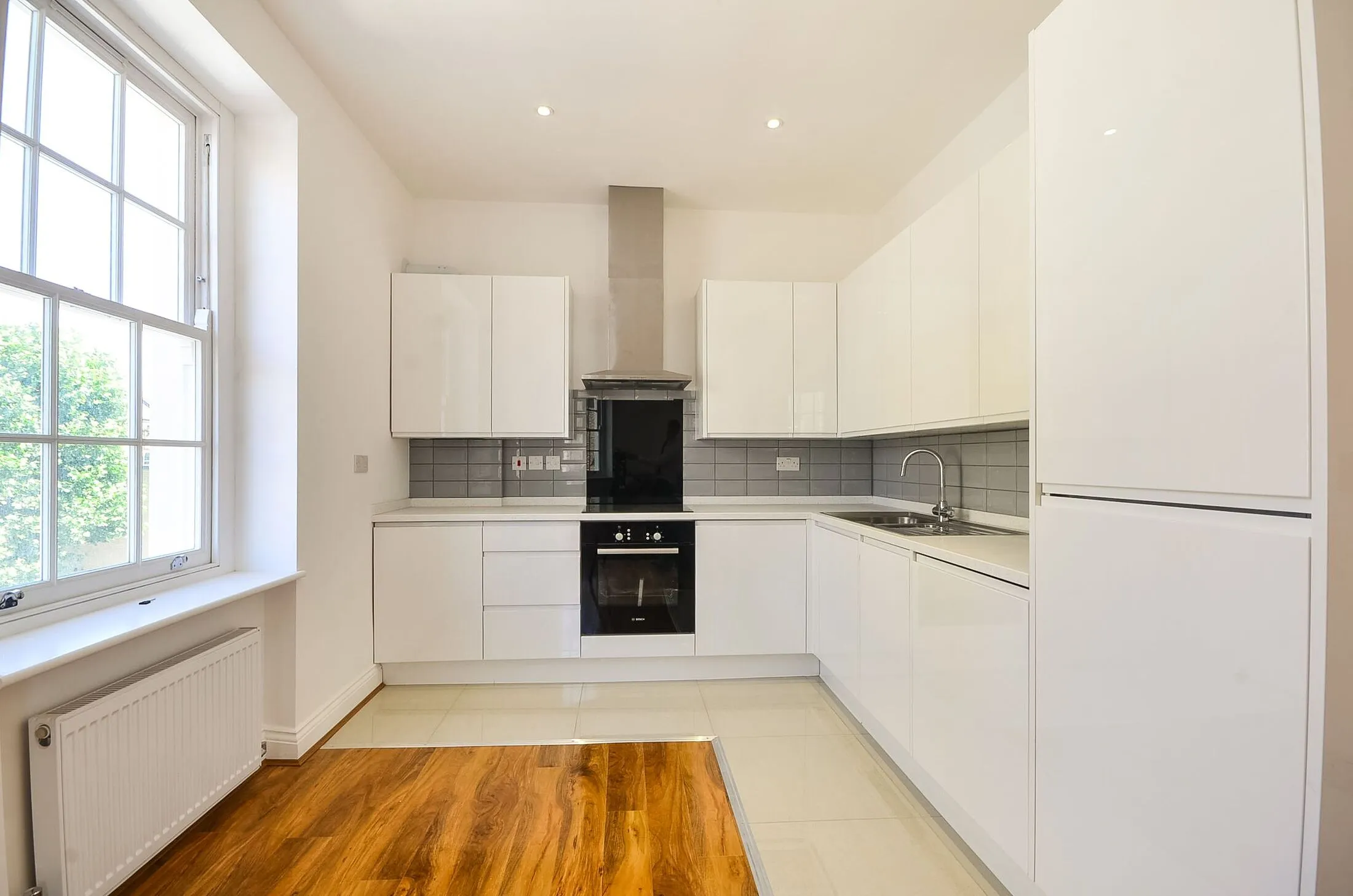 Flat Kilburn High Road in Greater London