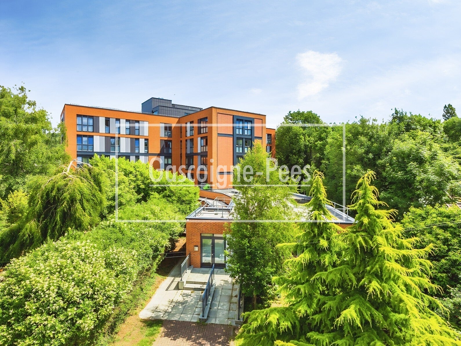 Flat London Road in Mole Valley