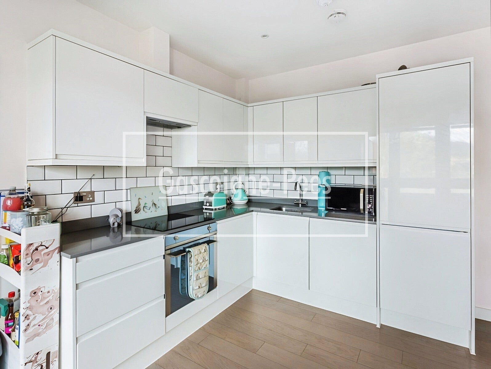 Flat London Road in Mole Valley