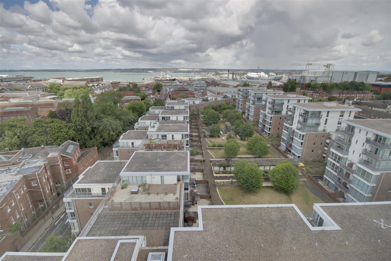 Flat Queen Street in Portsmouth