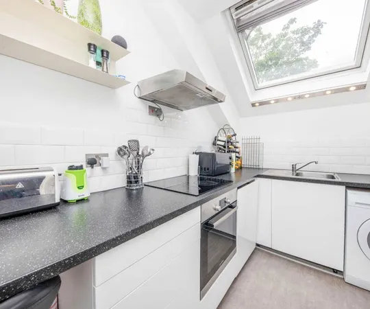 Flat Fairfax Road in Greater London