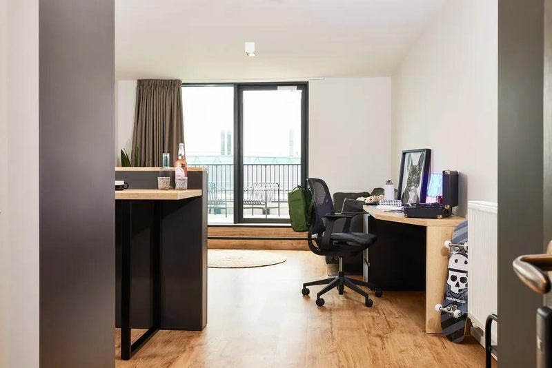 Room Portland Crescent in Leeds