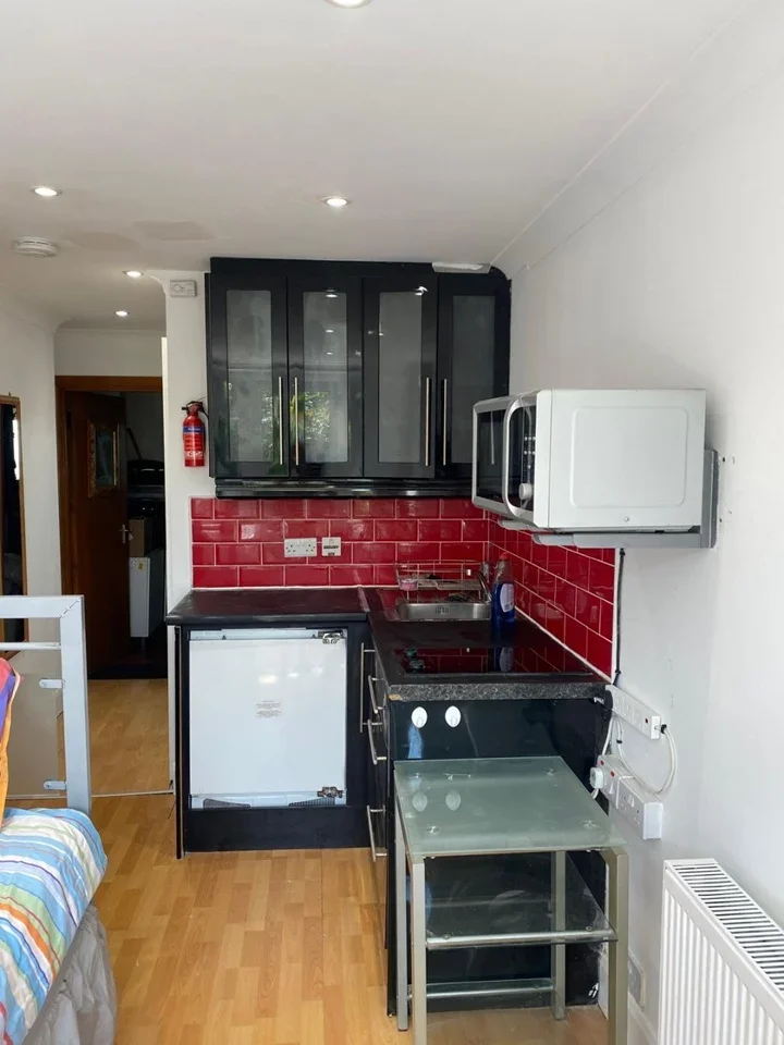 Flat Hazel Gardens in Greater London
