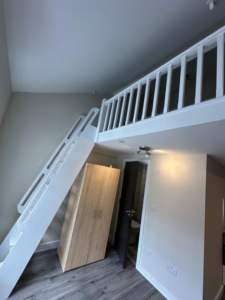 Flat Lichfield Grove in Greater London