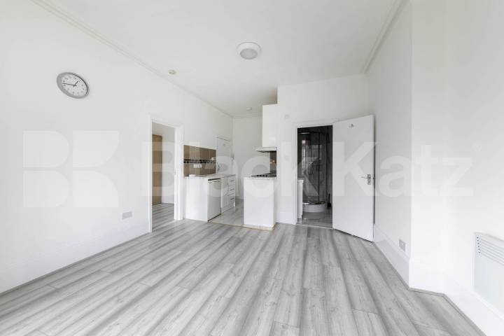 Flat Iverson Road in Greater London