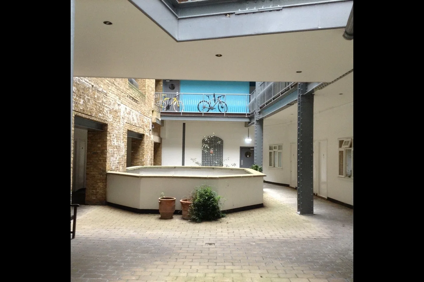 Flat Gower's Walk in Greater London