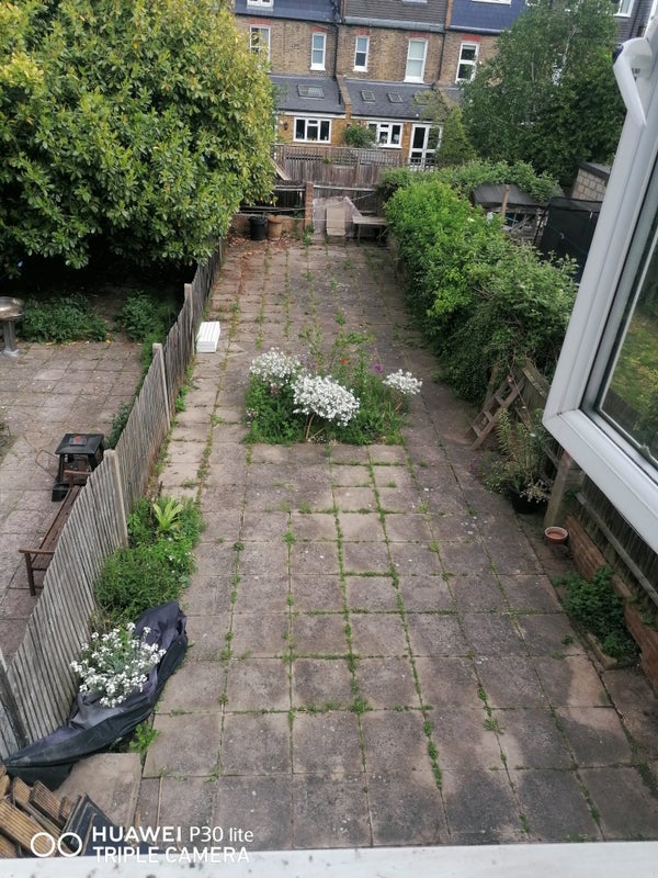 House Durnsford Road in Greater London