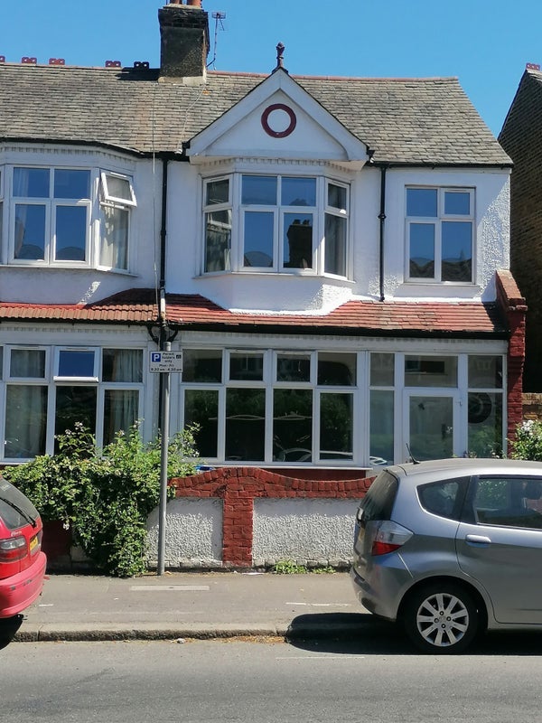 House Durnsford Road in Greater London