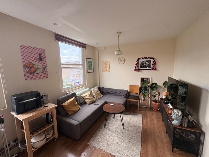 Room Stoke Newington High Street in Greater London