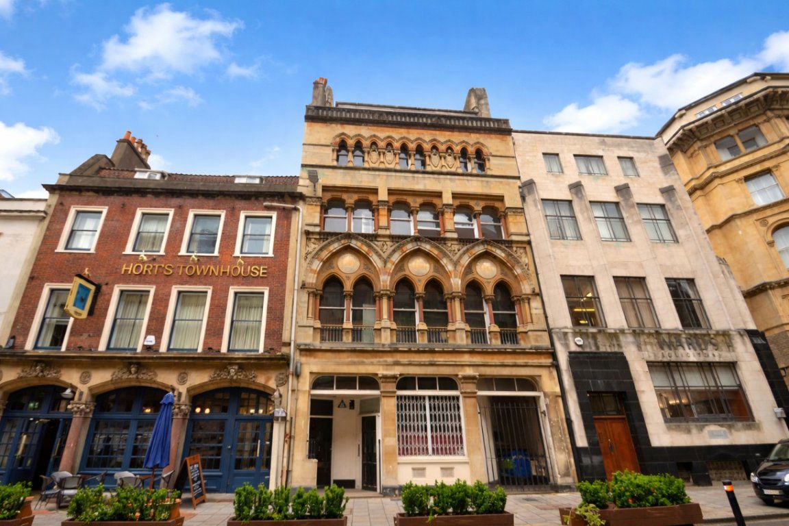 Flat Broad Street in Bristol