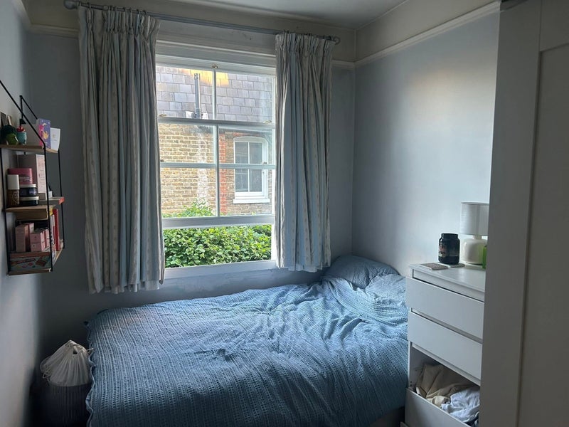 Room Wakehurst Road in Greater London