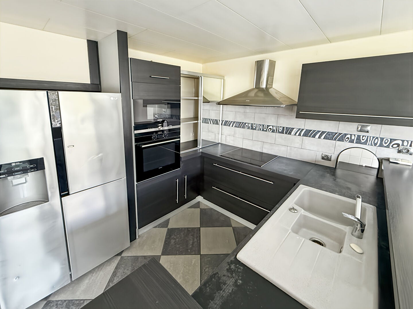 Flat Rue des Cépages in Mérignac