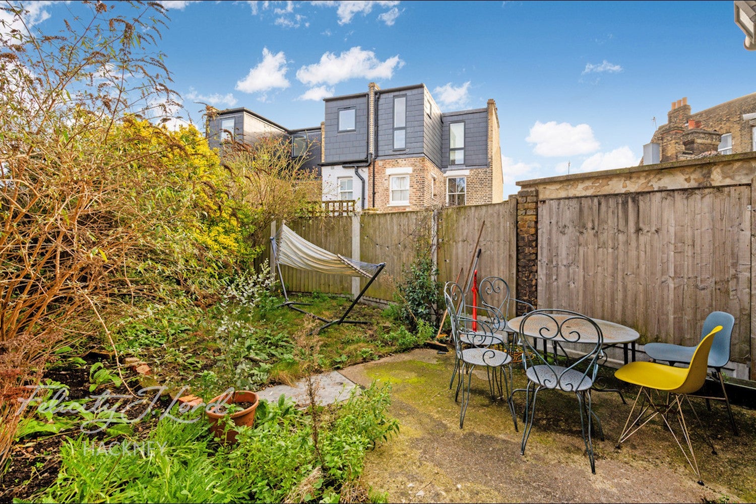 House Bushberry Road in Greater London