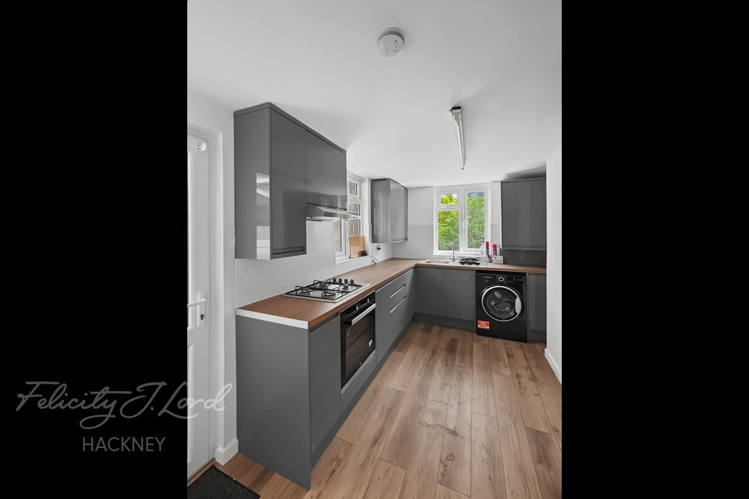House Bushberry Road in Greater London