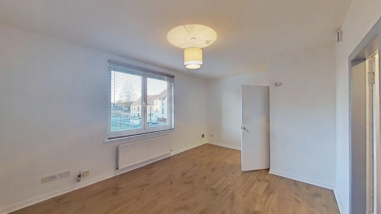 Flat Royston Mains Road in City of Edinburgh