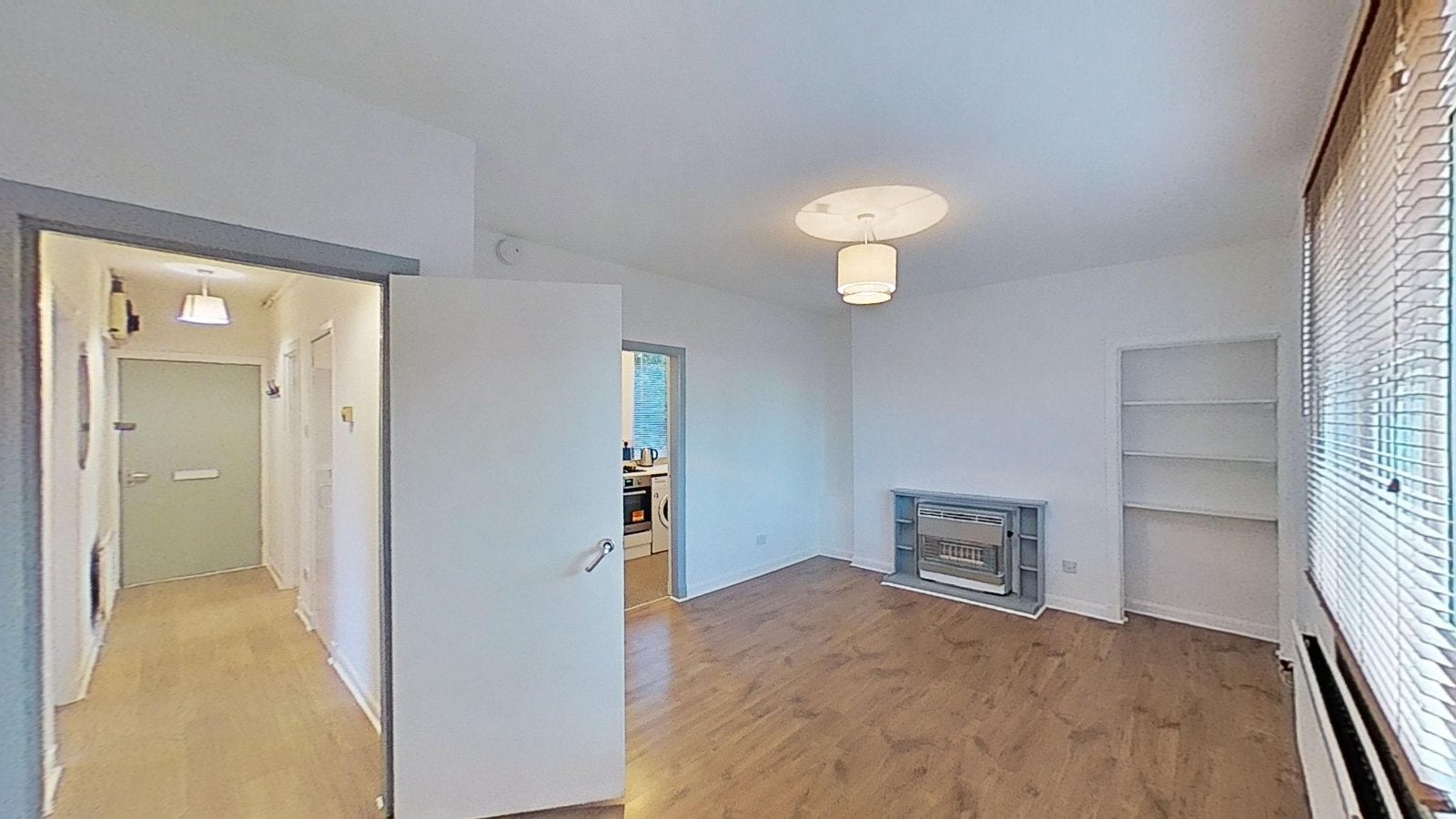 Flat Royston Mains Road in City of Edinburgh